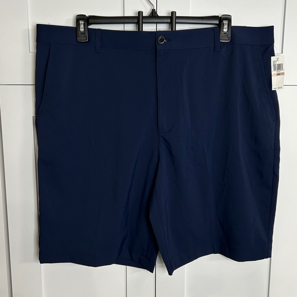 Izod Golf SportFlex Navy Shorts - Sz 42 - NWT